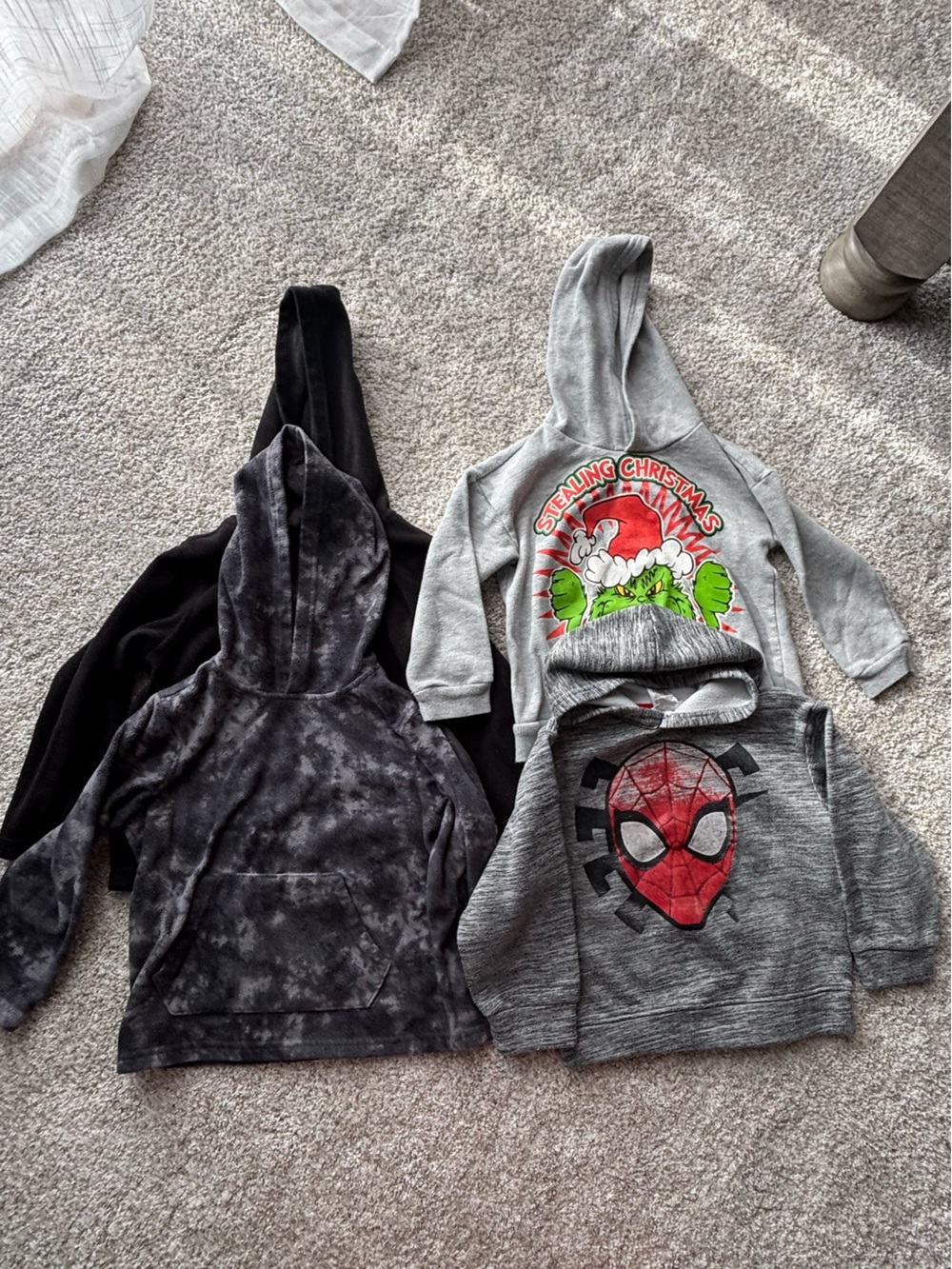 Boys size 5T hoodies - Spiderman, The Grinch & Old Navy, set of 4
